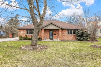 16 N Campbell Ave, Glenwood, IL, 60425
