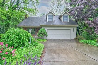 9 Lakeview Dr, Lexington, MO, 64067