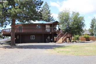 333 S County Rd, Tygh Valley, OR, 97063