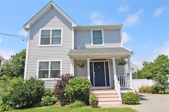66 Seascape Ave, Middletown, RI, 02842