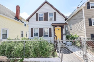 385 Manchester St, Manchester, NH, 03103