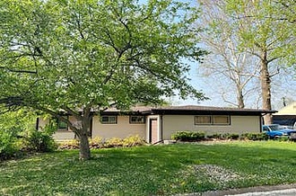 N Sycamore Ter, Canton, IL, 61520
