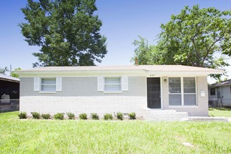 Dorothy Dr, North Little Rock, AR, 72117
