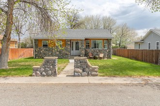 213 1st Ave W, Deaver, WY, 82421