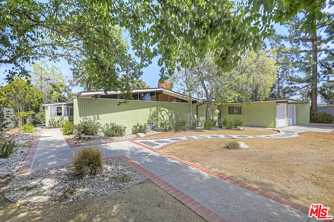 Main image