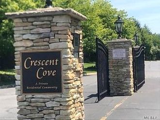 Crescent Cove Dr, Seaford, NY, 11783
