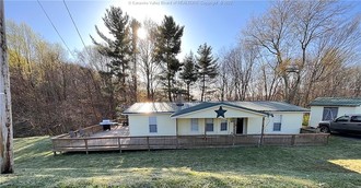 6587 Snow Hill Road, Mount Nebo, WV, 26679