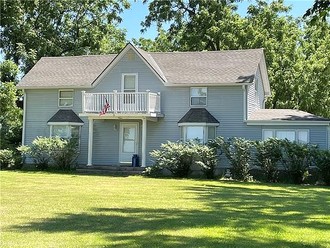 2215 S Mecklin School Rd, Oak Grove, MO, 64075