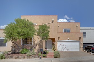 Miracerros Pl Ne, Albuquerque, NM, 87106