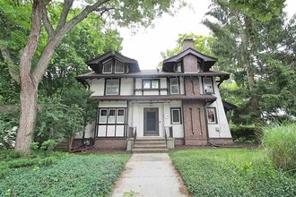 630 E Holmes St, Janesville, WI, 53545