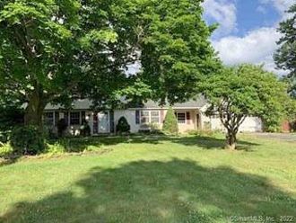 Sunset Dr, Somers, CT, 06071