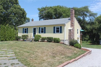 306 Maple Ave, Old Saybrook, CT, 06475