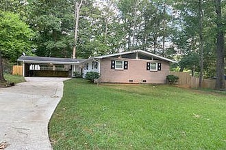 Burning Tree Dr, Decatur, GA, 30032