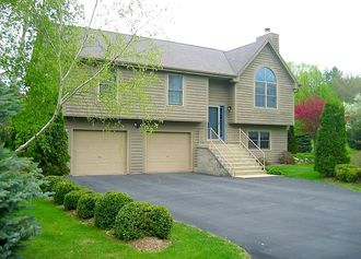 W260 Vista Dr, Oconomowoc, WI, 53066