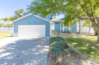 2413 Riveroaks Dr, Billings, MT, 59105