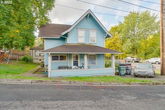 102 Se 1st St, Mcminnville, OR, 97128