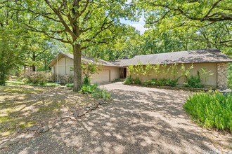5 E Lake Dr, North Little Rock, AR, 72116