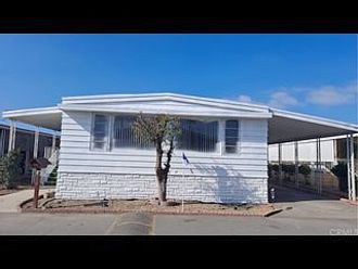 Warner Ave, Huntington Beach, CA, 92647