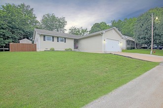 327 Brittany Ln, Thayer, MO, 65791