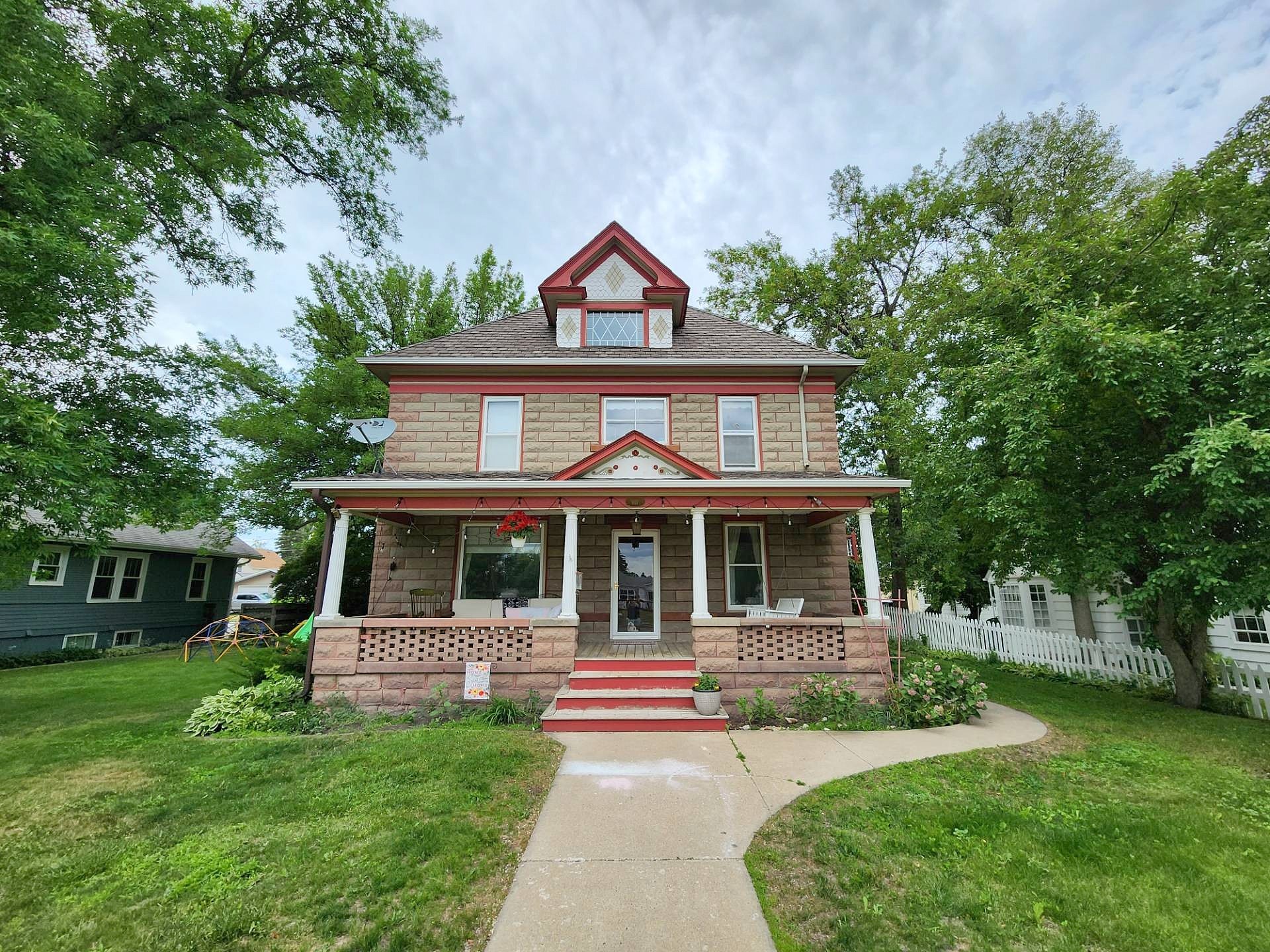 Main image