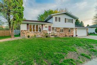 1905 N Grandview Ln, Bismarck, ND, 58503