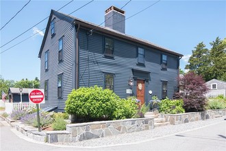 11 Fountain St, North Kingstown, RI, 02852