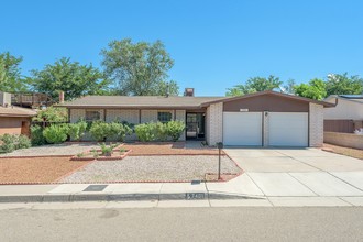 7401 Winans Dr Ne, Albuquerque, NM, 87109