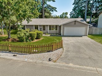 731 Ne Valley Oak Dr, Bremerton, WA, 98311