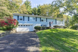 45 Clover Hill Dr, Poughkeepsie, NY, 12603