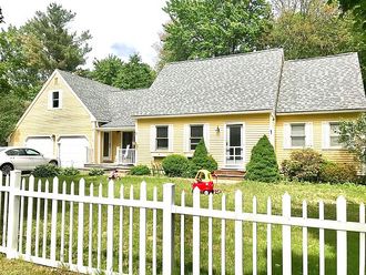 21 Suffolk Ln, Essex Junction, VT, 05452