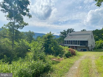 8864 Magnolia Rd, Great Cacapon, WV, 25422