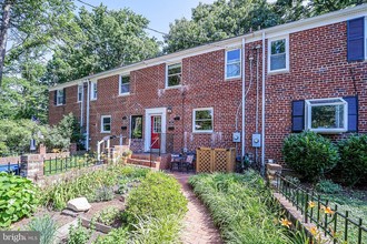 Tennessee Ave, Alexandria, VA, 22305