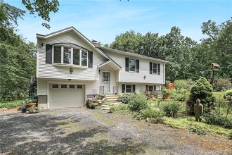 112 Saw Mill Hill Rd, Sterling, CT, 06377