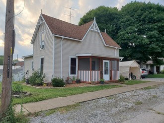 111 S Jackson Ave, Knob Noster, MO, 65336