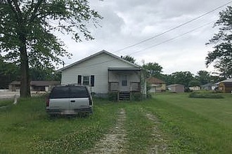 N Vollintine Ave, Taylorville, IL, 62568