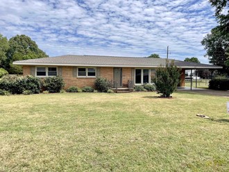 303 W Pasadena Ave, Muscle Shoals, AL, 35661