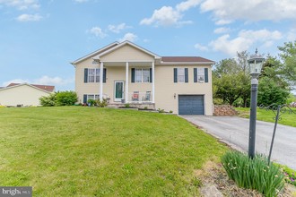 40 Curtis Dr, New Oxford, PA, 17350