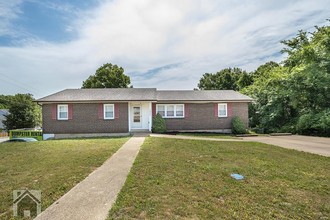 105 Phoenix Ave, Saint Robert, MO, 65584