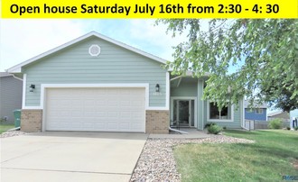 1005 S Perry Ln, Harrisburg, SD, 57032