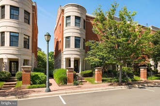 12092 Chancery Station Cir, Reston, VA, 20190
