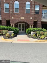 13722 Neil Armstrong Ave Apt 302, Herndon, VA, 20171