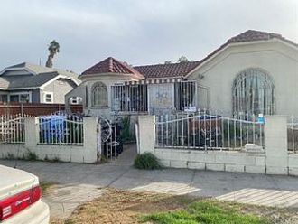 W 65th St, Los Angeles, CA, 90047