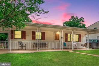 118 Walden St, Manassas Park, VA, 20111