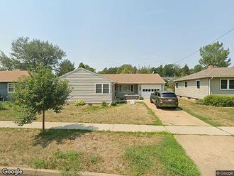 951 4th Ave W, Dickinson, ND, 58601