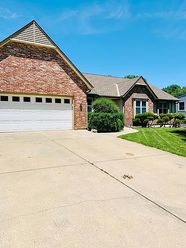13634 S Sycamore St, Olathe, KS, 66062