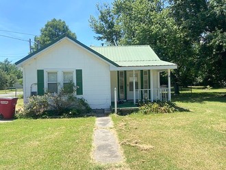 327 Illinois Ave, Sikeston, MO, 63801