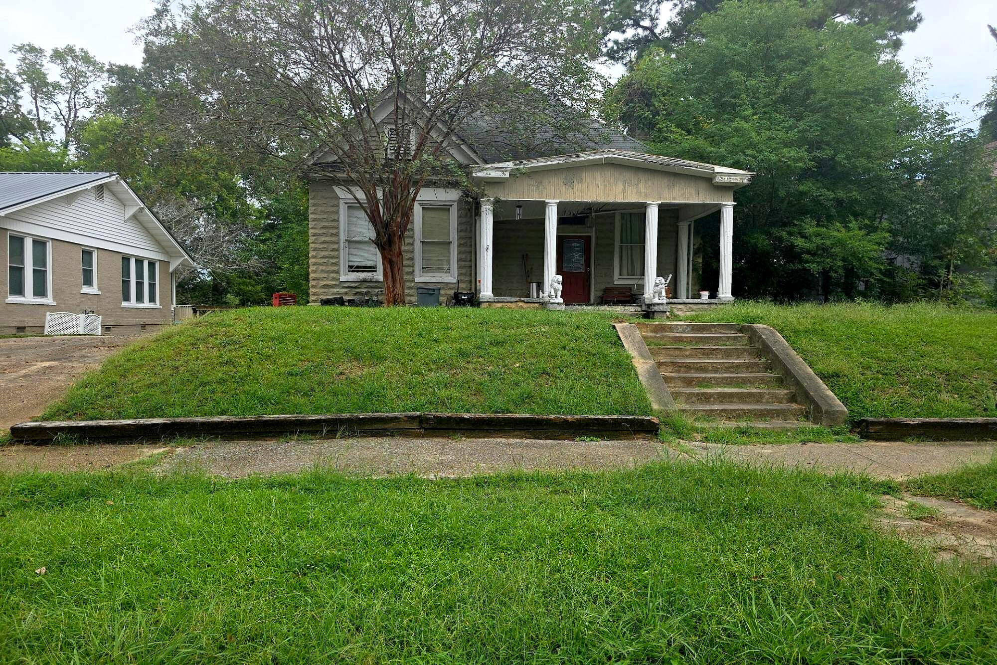 Main image