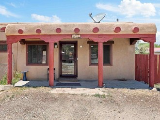 604 Zuni St, Taos, NM, 87571