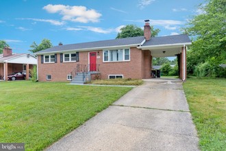 Bernard Dr, Fort Washington, MD, 20744