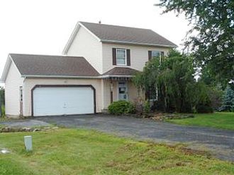 Donielle Cir, Brockport, NY, 14420